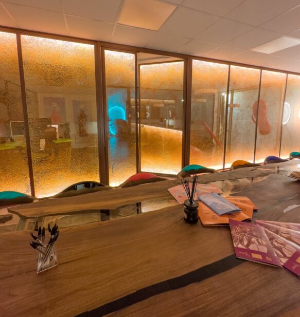 Deuxième étage, salle de réunion