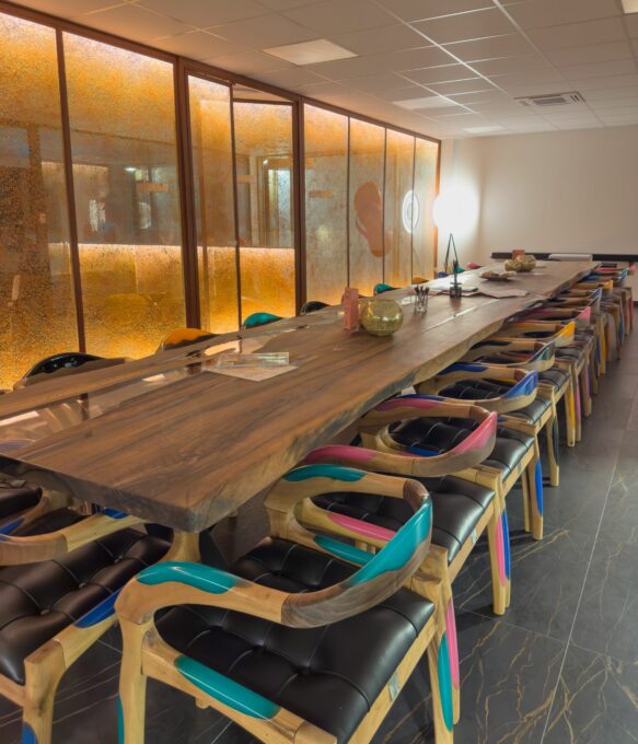 Deuxième étage, salle de réunion